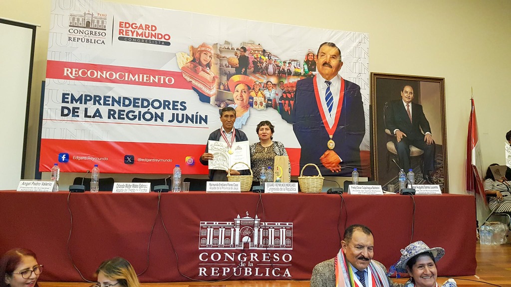 Reconocimiento del Congreso de la República a los fundadores